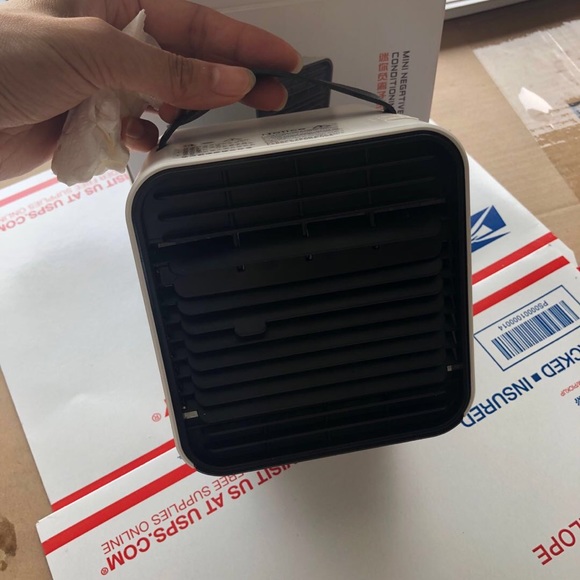 Portable Mini AC Fan - Picture 2 of 3